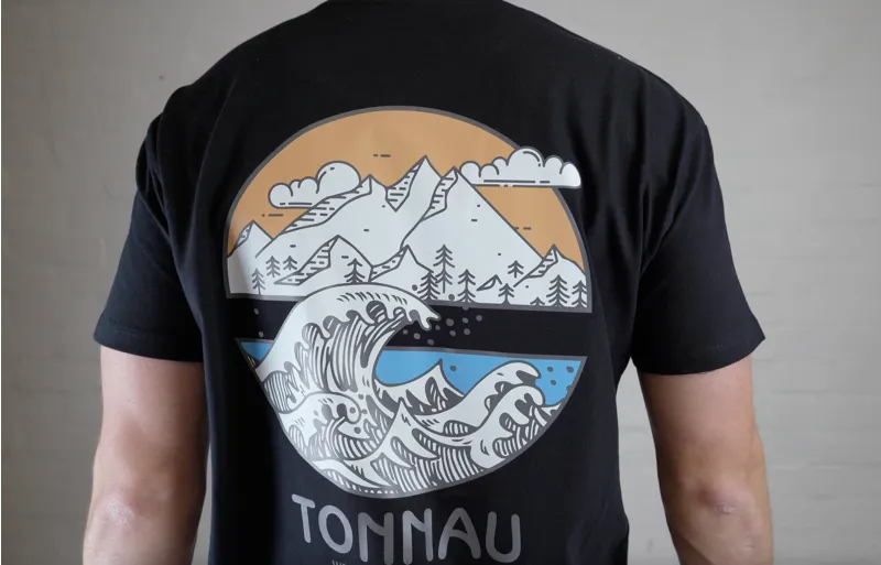 Mount Tonnau Short Sleeved T-Shirt in Black